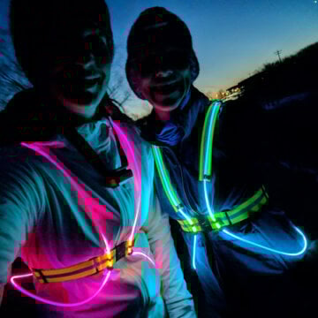 Two runners in pink and blue noxgear selfie